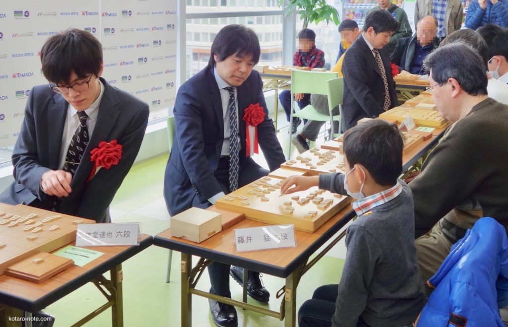 上州将棋祭りの「特設会場」で無料でプロ棋士の指導対局